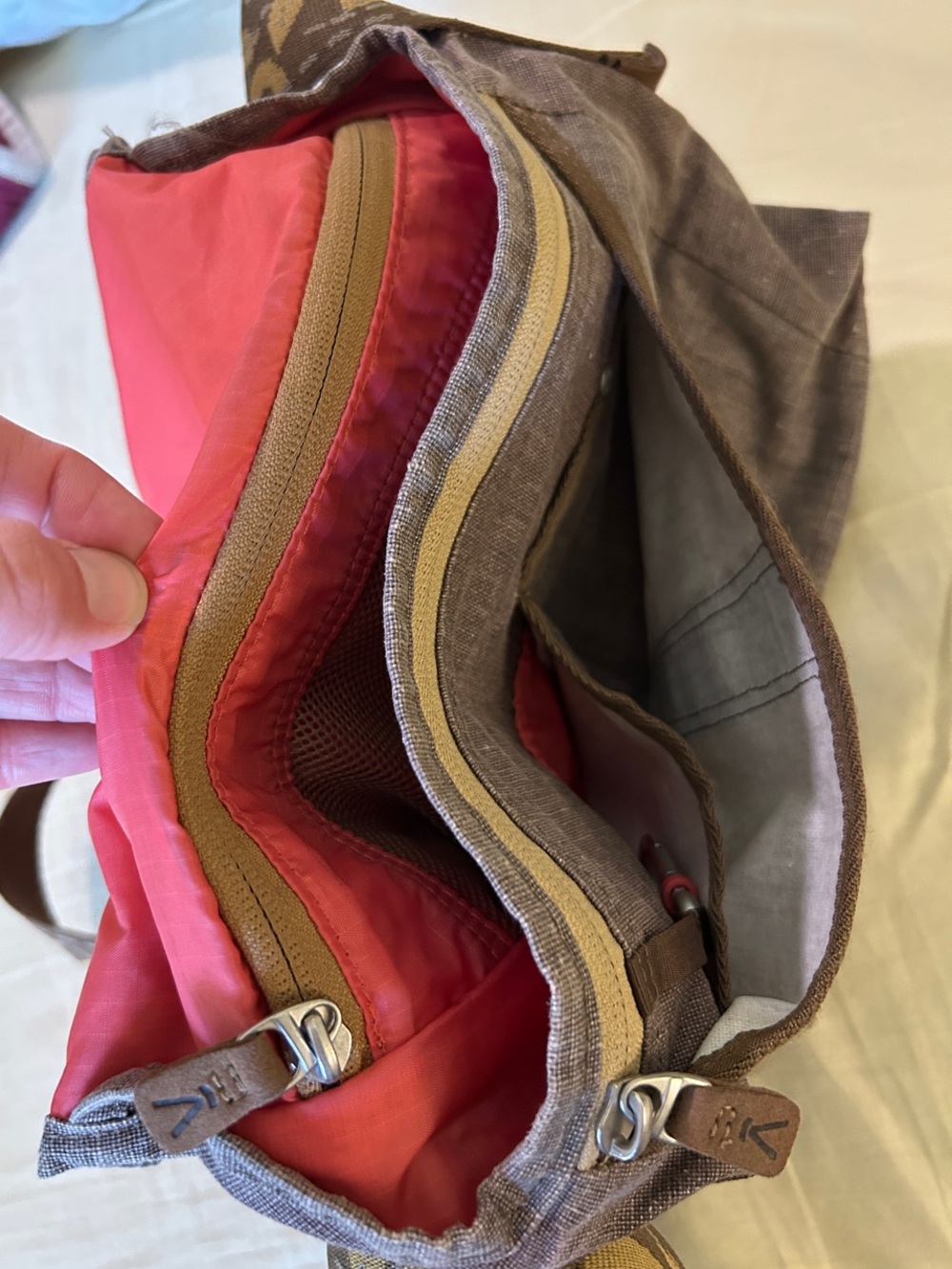 Keen Brown Patterned-Strap Crossbody Bag - Picture 5 of 7